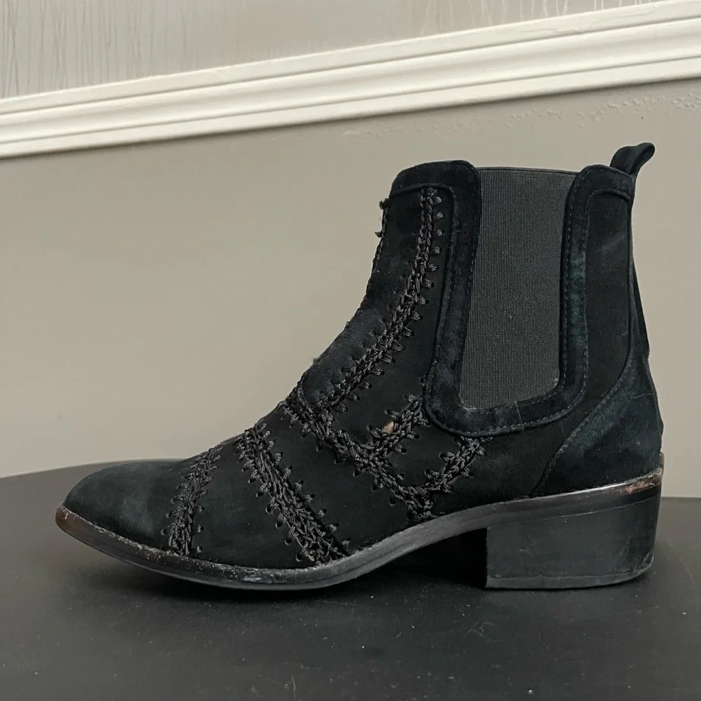 Mollini black suede leather booties size 36 - Picture 4 of 11